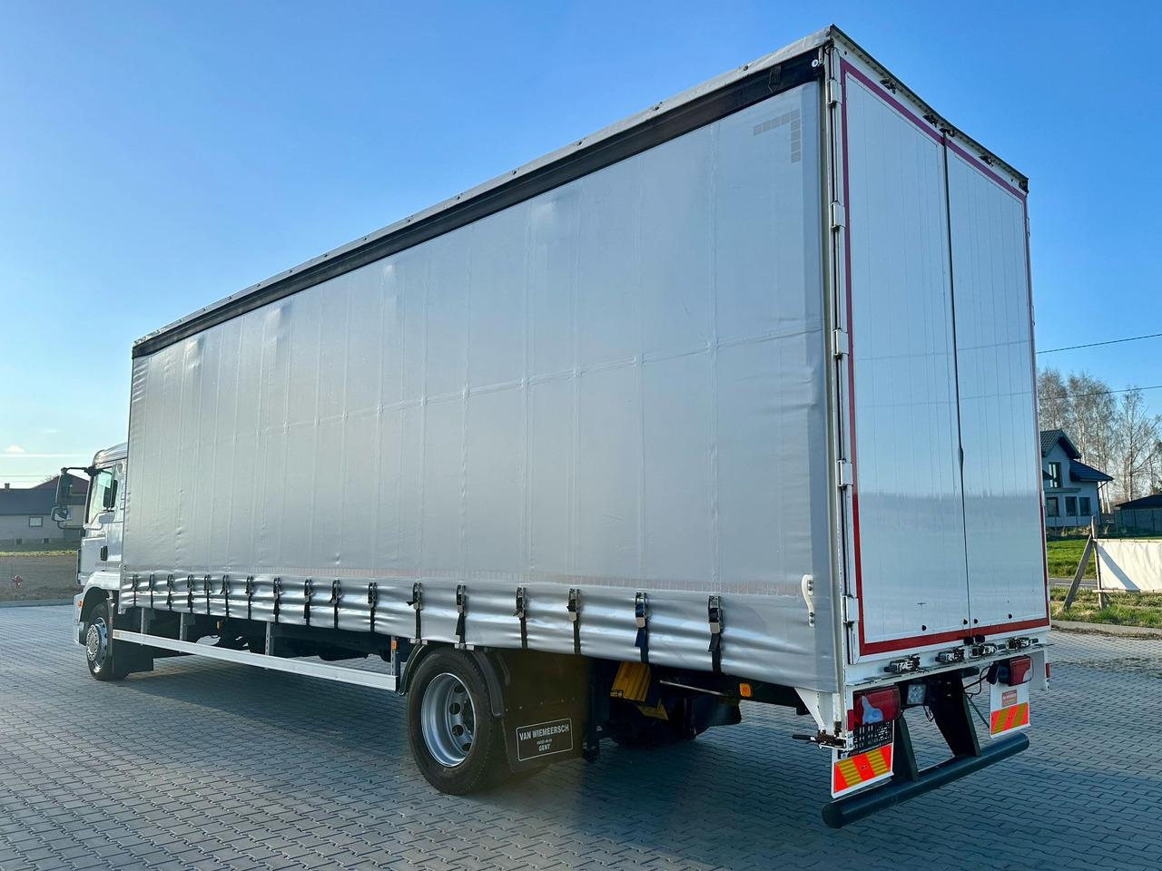 MAN TGM 18.290 / FIRANKA / WINDA / 22 EUROPALETY / AUTOMAT / SYPIALKA / 9 059 KG ŁADOWNOŚCI / NISKI PRZEBIEG / ZSUWANY DACH / EURO 6 - Камион с брезент: снимка 3 MAN TGM 18.290 / FIRANKA / WINDA / 22 EUROPALETY / AUTOMAT / SYPIALKA / 9 059 KG ŁADOWNOŚCI / NISKI PRZEBIEG / ZSUWANY DACH / EURO 6 - Камион с брезент: снимка 3