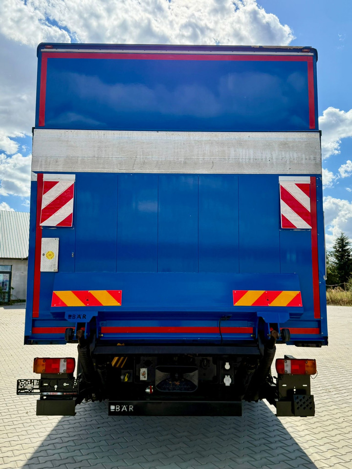 MAN TGX 26.420 / KONTENER / WINDA / 8.5 M DŁUGOŚCI / 21 EUROPALET / 6x2 / 3 OŚ PODNOSZONA I SKRĘTNA / ŁADOWNOŚĆ 14 415 KG / 2018 ROK / Z NIEMIEC - Камион фургон: снимка 4 MAN TGX 26.420 / KONTENER / WINDA / 8.5 M DŁUGOŚCI / 21 EUROPALET / 6x2 / 3 OŚ PODNOSZONA I SKRĘTNA / ŁADOWNOŚĆ 14 415 KG / 2018 ROK / Z NIEMIEC - Камион фургон: снимка 4