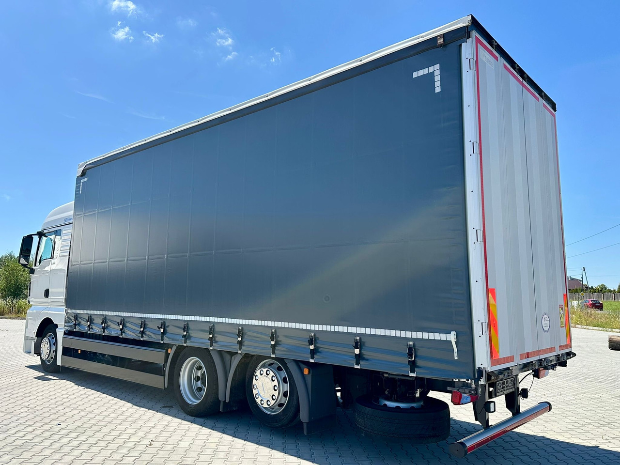 MAN TGX 26.460 / FIRANKA / 19 EUROPALET / 7.75 M / 6X2 / OŚ PODNOSZONA / AU - Камион с брезент: снимка 4 MAN TGX 26.460 / FIRANKA / 19 EUROPALET / 7.75 M / 6X2 / OŚ PODNOSZONA / AU - Камион с брезент: снимка 4
