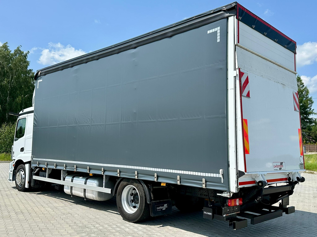 MERCEDES-BENZ ACTROS 1833 / FIRANKA / WINDA / 18 PALET / AUTOMAT / 310 TYS KM / DUŻY SILNIK / 2020 ROK / SYPIALKA - Камион с брезент: снимка 4 MERCEDES-BENZ ACTROS 1833 / FIRANKA / WINDA / 18 PALET / AUTOMAT / 310 TYS KM / DUŻY SILNIK / 2020 ROK / SYPIALKA - Камион с брезент: снимка 4