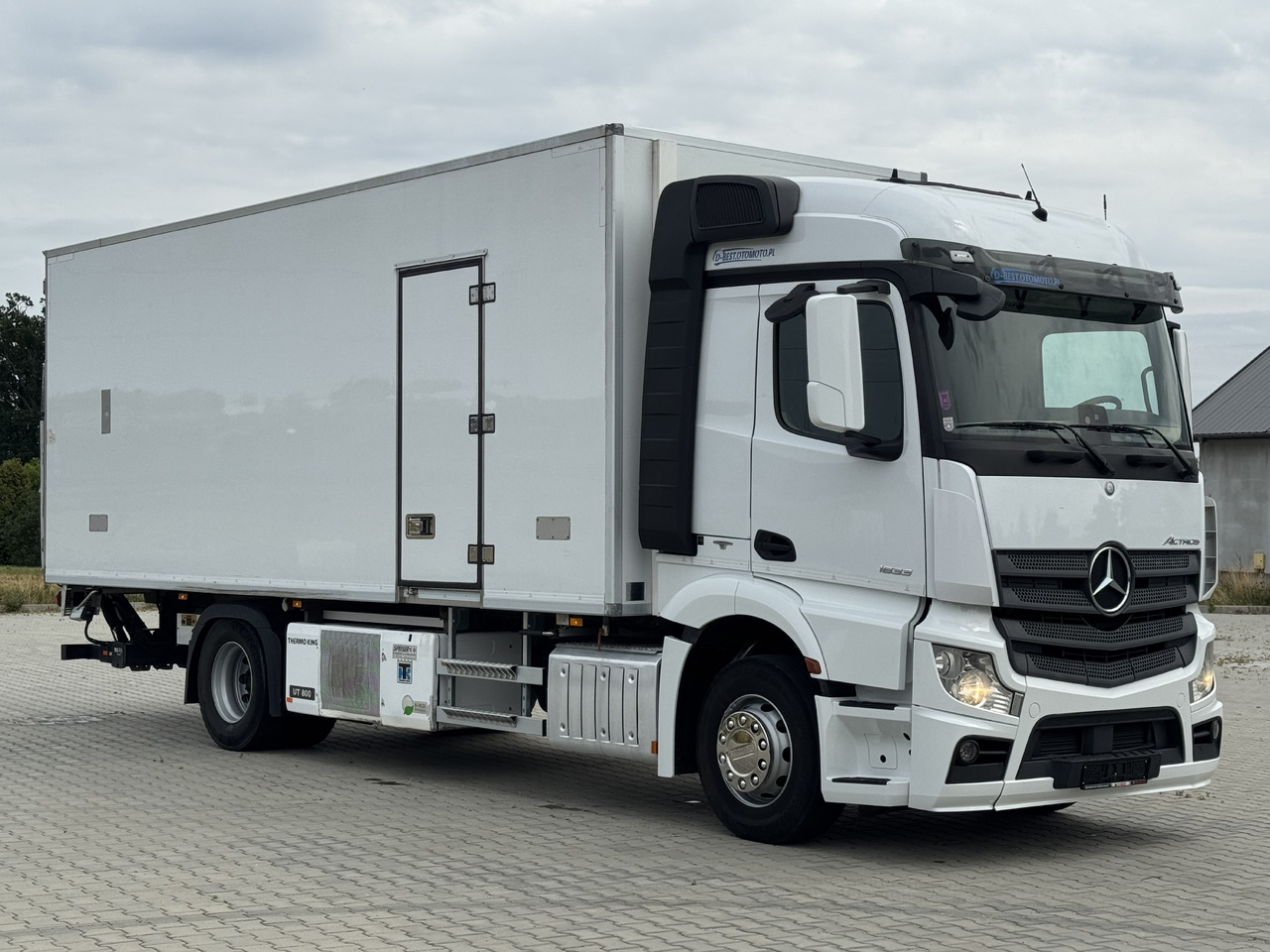Mercedes-Benz ACTROS 1833 / CHŁODNIA / WINDA / 18 PALET / SILNIK 10677 cm3 / THERMO KING / 2017 ROK - Рефрижератор камион: снимка 1 Mercedes-Benz ACTROS 1833 / CHŁODNIA / WINDA / 18 PALET / SILNIK 10677 cm3 / THERMO KING / 2017 ROK - Рефрижератор камион: снимка 1
