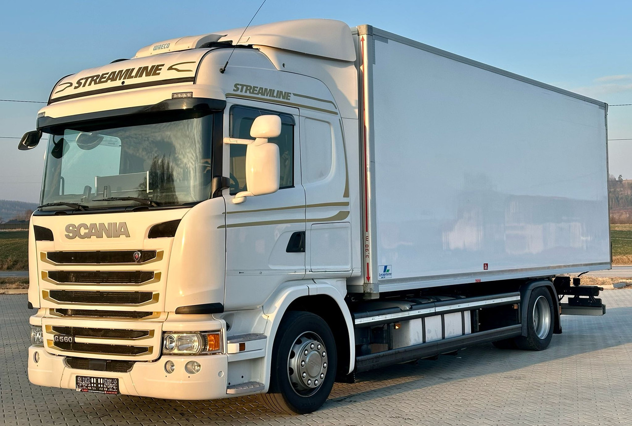 SCANIA G360 / IZOTERMA / 6.8 M DŁUGOŚCI / AUTOMAT / CAŁA NA PODUSZKACH / KLIMA POSTOJOWA / ELEKTRYCZNA ROLETA TYŁ / SYPIALKA - Изотермичен камион: снимка 2 SCANIA G360 / IZOTERMA / 6.8 M DŁUGOŚCI / AUTOMAT / CAŁA NA PODUSZKACH / KLIMA POSTOJOWA / ELEKTRYCZNA ROLETA TYŁ / SYPIALKA - Изотермичен камион: снимка 2