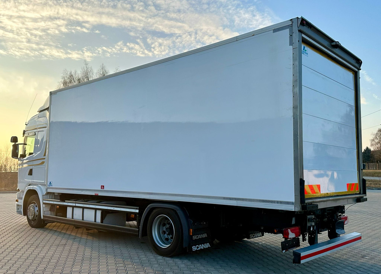 SCANIA G360 / IZOTERMA / 6.8 M DŁUGOŚCI / AUTOMAT / CAŁA NA PODUSZKACH / KLIMA POSTOJOWA / ELEKTRYCZNA ROLETA TYŁ / SYPIALKA - Изотермичен камион: снимка 5 SCANIA G360 / IZOTERMA / 6.8 M DŁUGOŚCI / AUTOMAT / CAŁA NA PODUSZKACH / KLIMA POSTOJOWA / ELEKTRYCZNA ROLETA TYŁ / SYPIALKA - Изотермичен камион: снимка 5