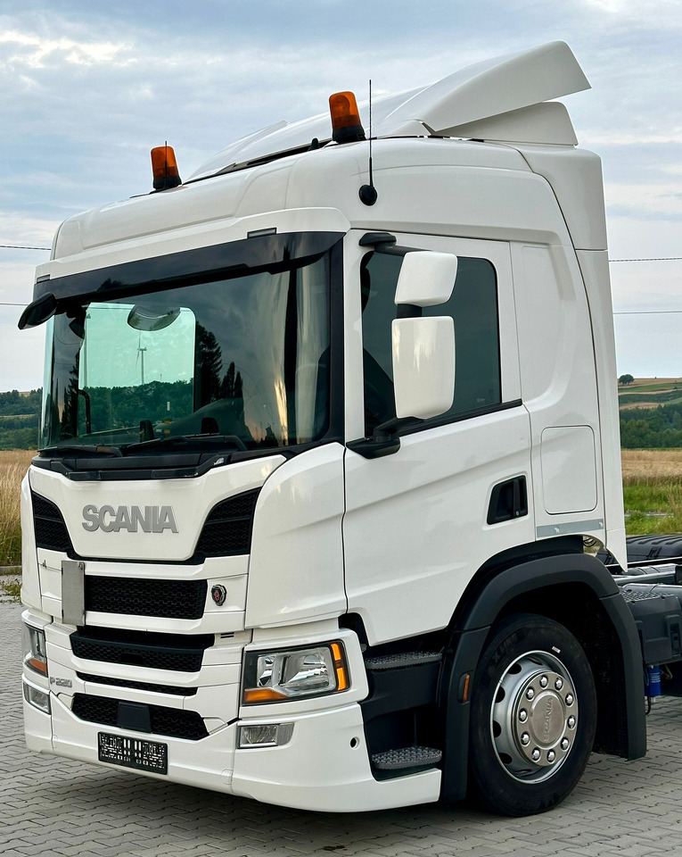 Лизинг на SCANIA P220 / RAMA DO ZABUDOWY / ROZSTAW OSI 3.90 M / SILNIK 6 / WYWROTKA / BECZKA / HAKOWIEC / UTRZYMANIE DRÓG / AUTOMAT / 2019 ROK / NISKI PRZEBIEG SCANIA P220 / RAMA DO ZABUDOWY / ROZSTAW OSI 3.90 M / SILNIK 6 / WYWROTKA / BECZKA / HAKOWIEC / UTRZYMANIE DRÓG / AUTOMAT / 2019 ROK / NISKI PRZEBIEG: снимка 12
