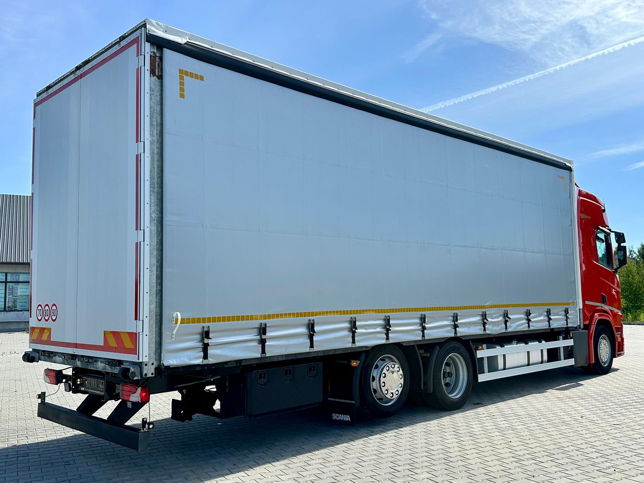 SCANIA R410 / FIRANKA / 21 EUROPALET / 8.5 M DŁUGOŚCI / 6x2 / PODWIESZA - Камион с брезент: снимка 4 SCANIA R410 / FIRANKA / 21 EUROPALET / 8.5 M DŁUGOŚCI / 6x2 / PODWIESZA - Камион с брезент: снимка 4
