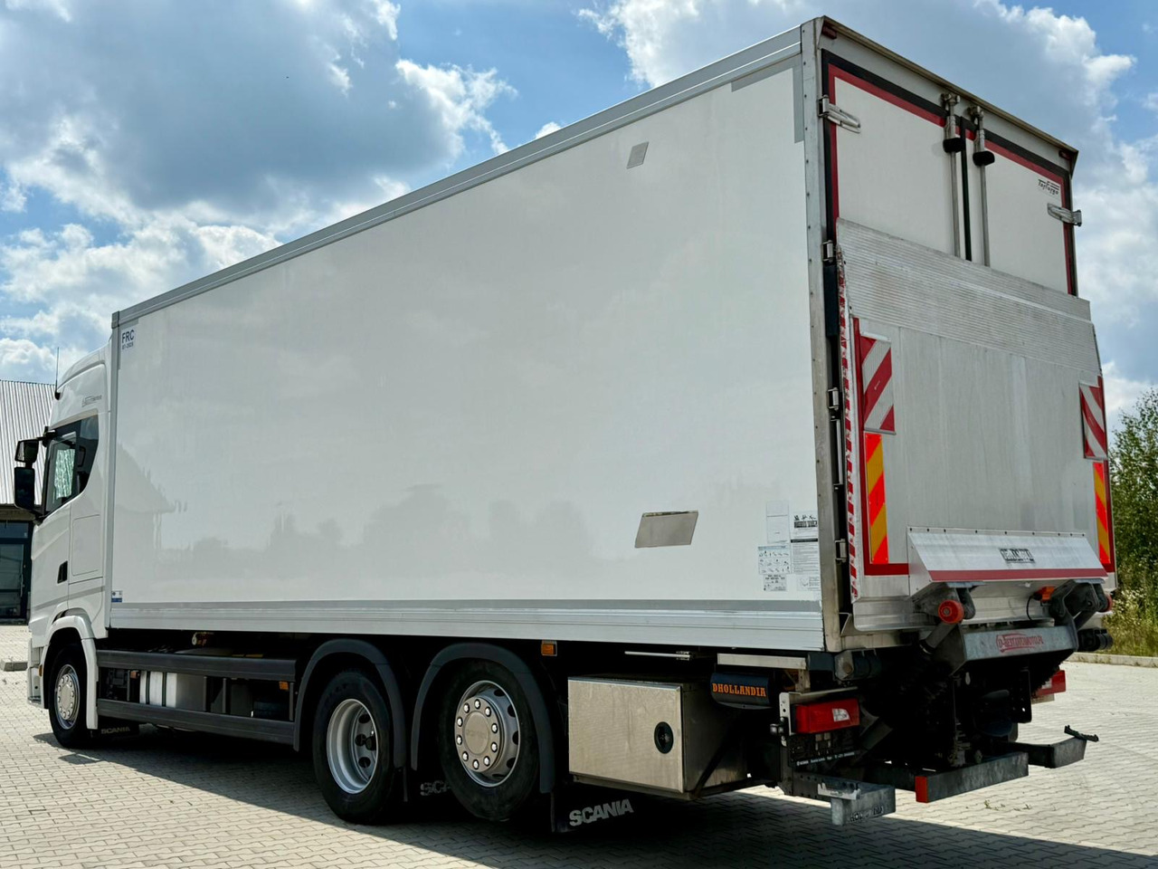 SCANIA S500 / CHŁODNIA / WINDA / 18 PALET / 7.4 M / DRUKARKA / AUTOMAT / NISKI PRZEBIEG / PODNOSZONA OŚ / 2020 ROK - Рефрижератор камион: снимка 4 SCANIA S500 / CHŁODNIA / WINDA / 18 PALET / 7.4 M / DRUKARKA / AUTOMAT / NISKI PRZEBIEG / PODNOSZONA OŚ / 2020 ROK - Рефрижератор камион: снимка 4