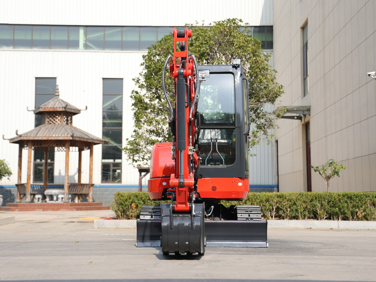 KUBOTA Diesel Mini excavator 3.5 Ton - Müller Machinery MB 35 Plus - VKSH - Мини багер: снимка 2 KUBOTA Diesel Mini excavator 3.5 Ton - Müller Machinery MB 35 Plus - VKSH - Мини багер: снимка 2