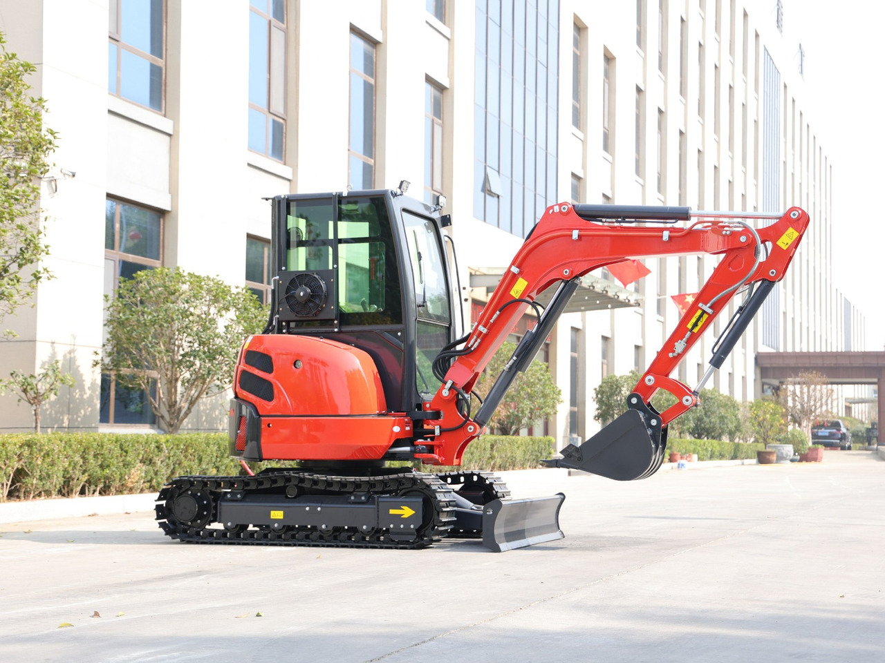 KUBOTA Diesel Mini excavator 3.5 Ton - Müller Machinery MB 35 Plus - VKSH - Мини багер: снимка 3 KUBOTA Diesel Mini excavator 3.5 Ton - Müller Machinery MB 35 Plus - VKSH - Мини багер: снимка 3