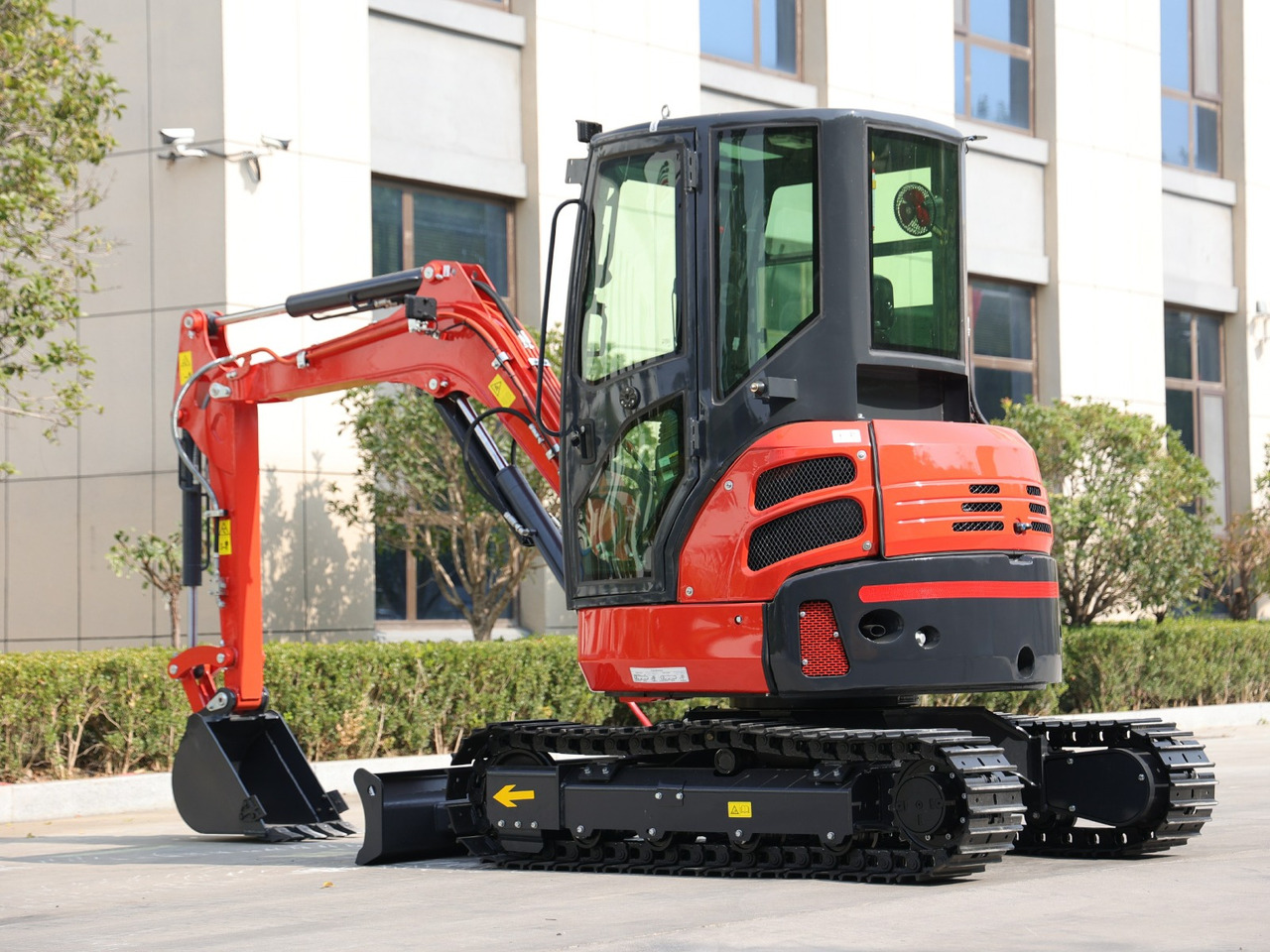 KUBOTA Diesel Mini excavator 3.5 Ton - Müller Machinery MB 35 Plus - VKSH - Мини багер: снимка 4 KUBOTA Diesel Mini excavator 3.5 Ton - Müller Machinery MB 35 Plus - VKSH - Мини багер: снимка 4