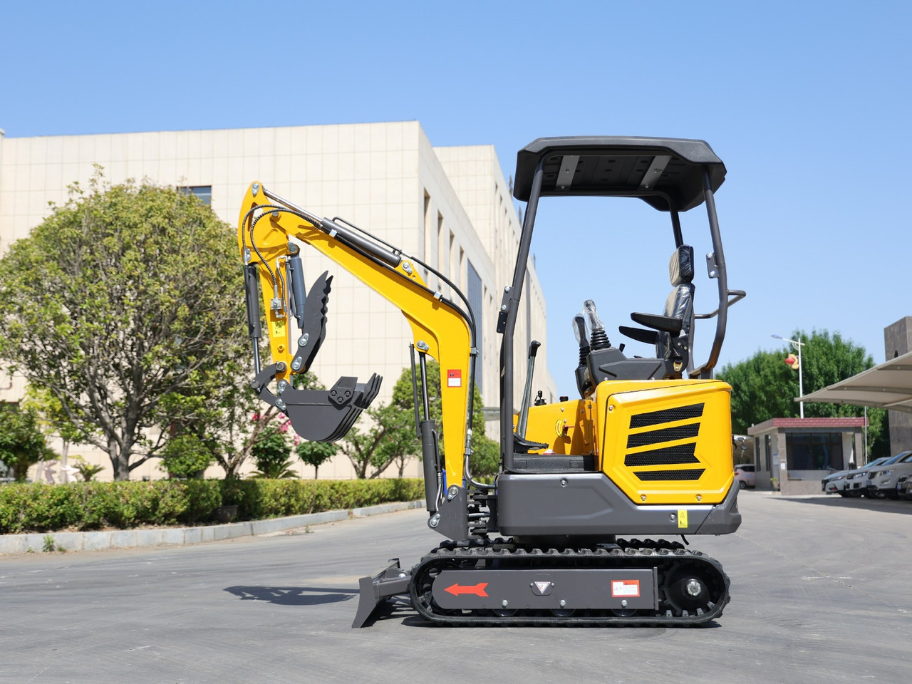 Kubota Diesel Mini excavator 1.8 Ton - Mini excavator MB 18 - SH - Мини багер: снимка 5 Kubota Diesel Mini excavator 1.8 Ton - Mini excavator MB 18 - SH - Мини багер: снимка 5