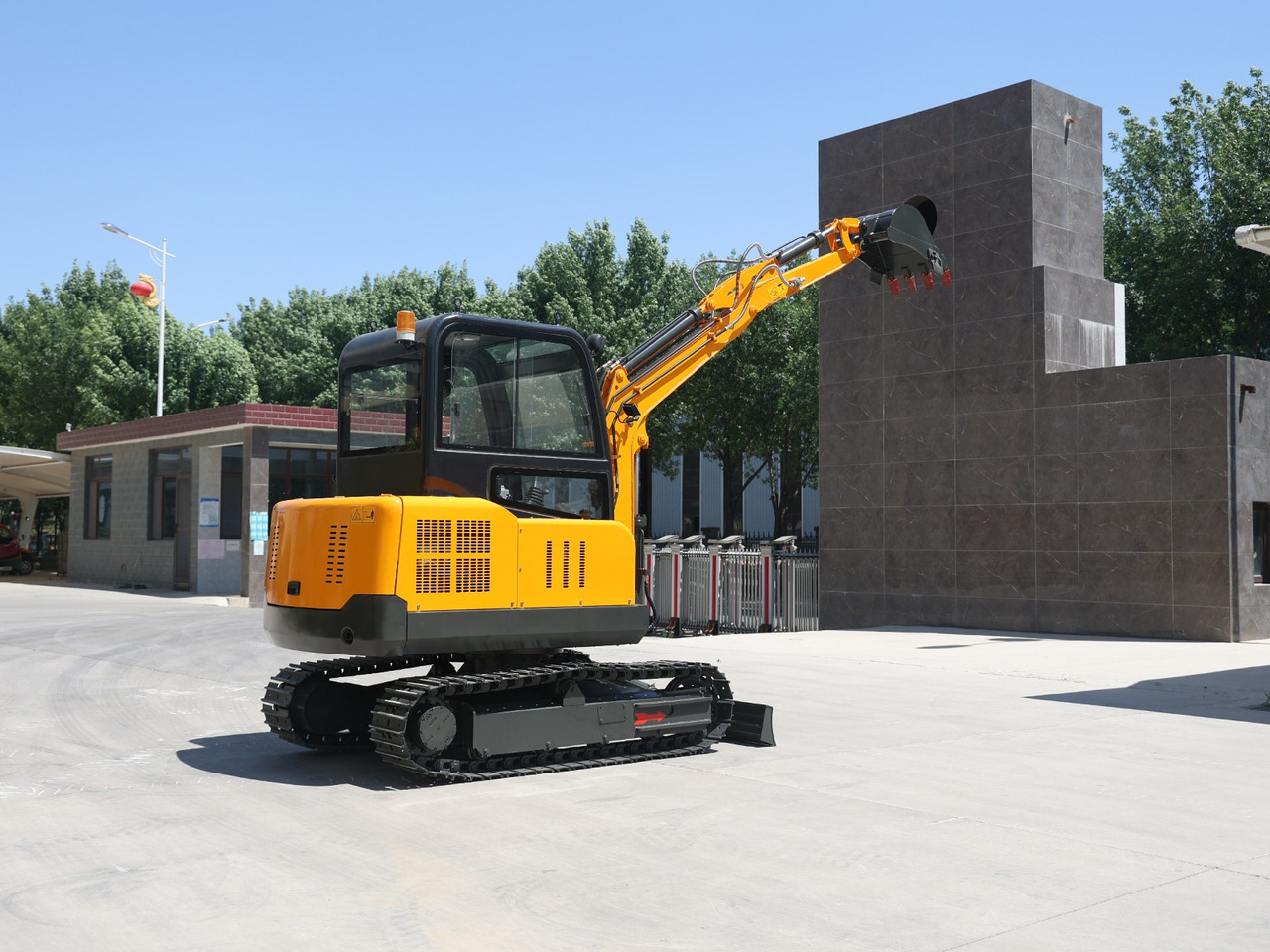 Müller Machinery Diesel Mini excavator 4 ton - Müller Machinery MB 40 - KSH Xinchai 4D32 Motor - Мини багер: снимка 4 Müller Machinery Diesel Mini excavator 4 ton - Müller Machinery MB 40 - KSH Xinchai 4D32 Motor - Мини багер: снимка 4