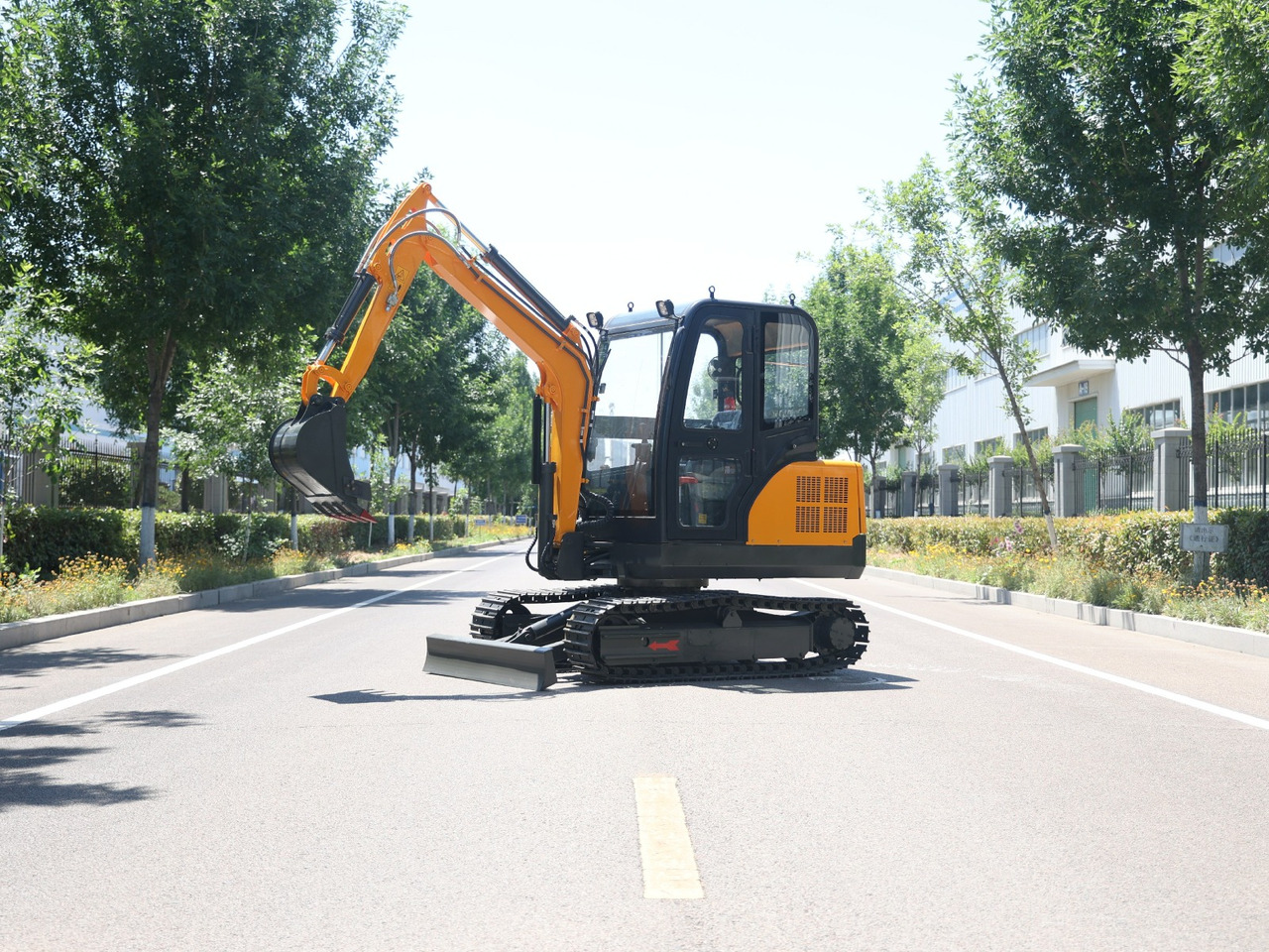 Müller Machinery Diesel Mini excavator 4 ton - Müller Machinery MB 40 - KSH Xinchai 4D32 Motor - Мини багер: снимка 1 Müller Machinery Diesel Mini excavator 4 ton - Müller Machinery MB 40 - KSH Xinchai 4D32 Motor - Мини багер: снимка 1