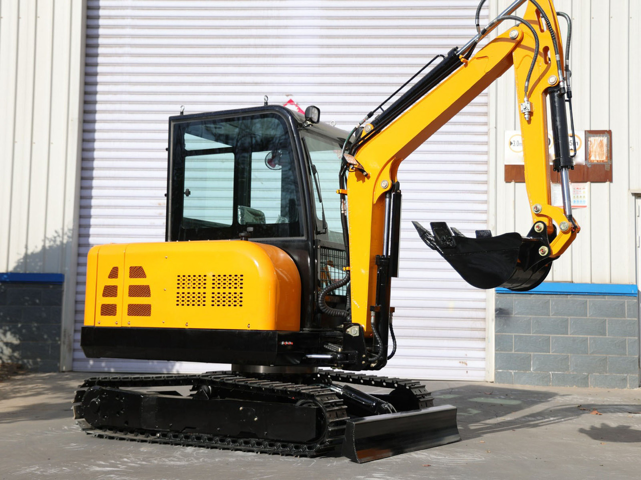 Müller Machinery - Xinchai 4D32 Motor Diesel Mini excavator 3.5 Ton - Müller Machinery MB 35 - VKSH - Мини багер: снимка 3 Müller Machinery - Xinchai 4D32 Motor Diesel Mini excavator 3.5 Ton - Müller Machinery MB 35 - VKSH - Мини багер: снимка 3