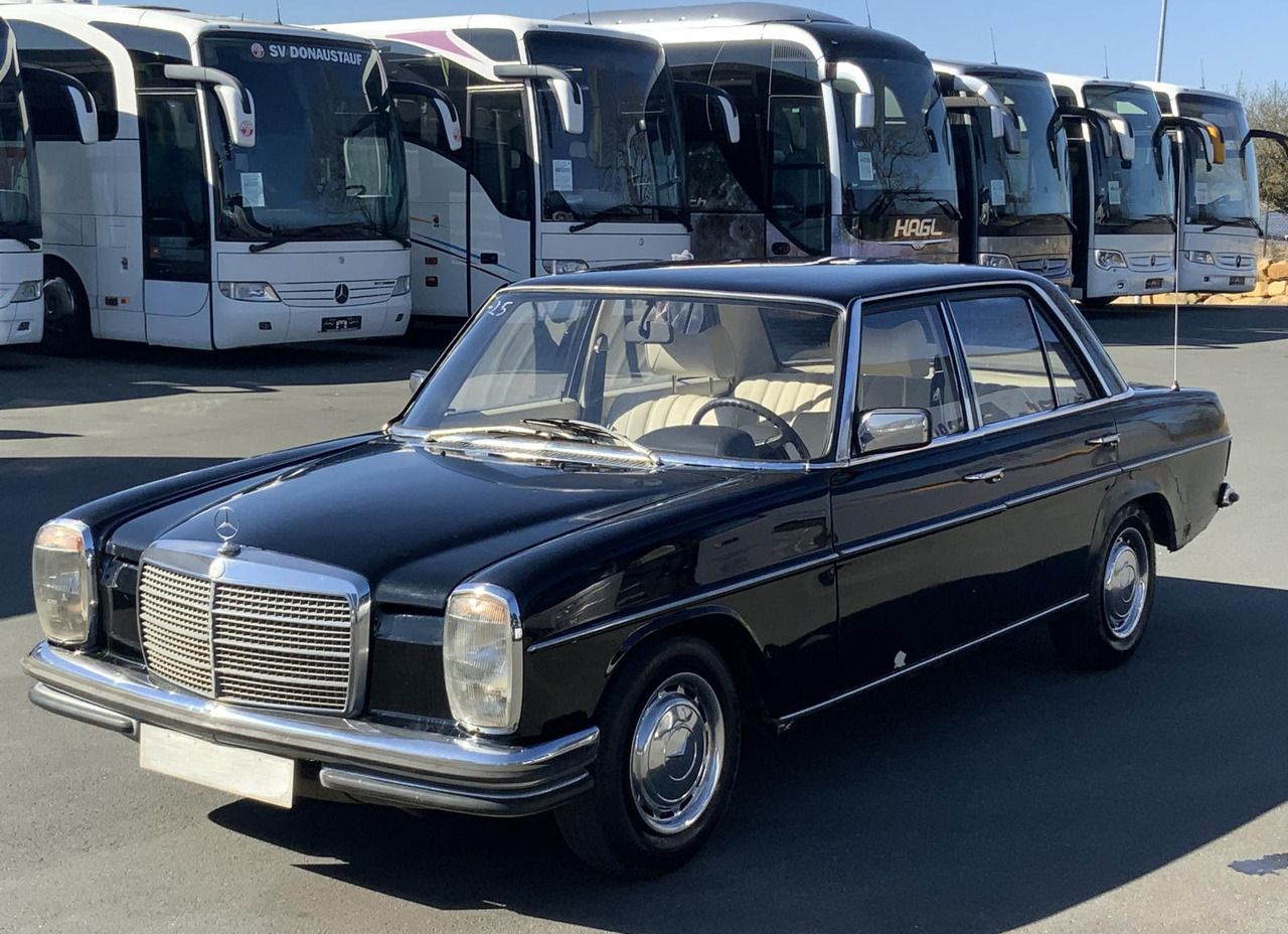 Mercedes-Benz 200 D/8 - Лек автомобил: снимка 2 Mercedes-Benz 200 D/8 - Лек автомобил: снимка 2