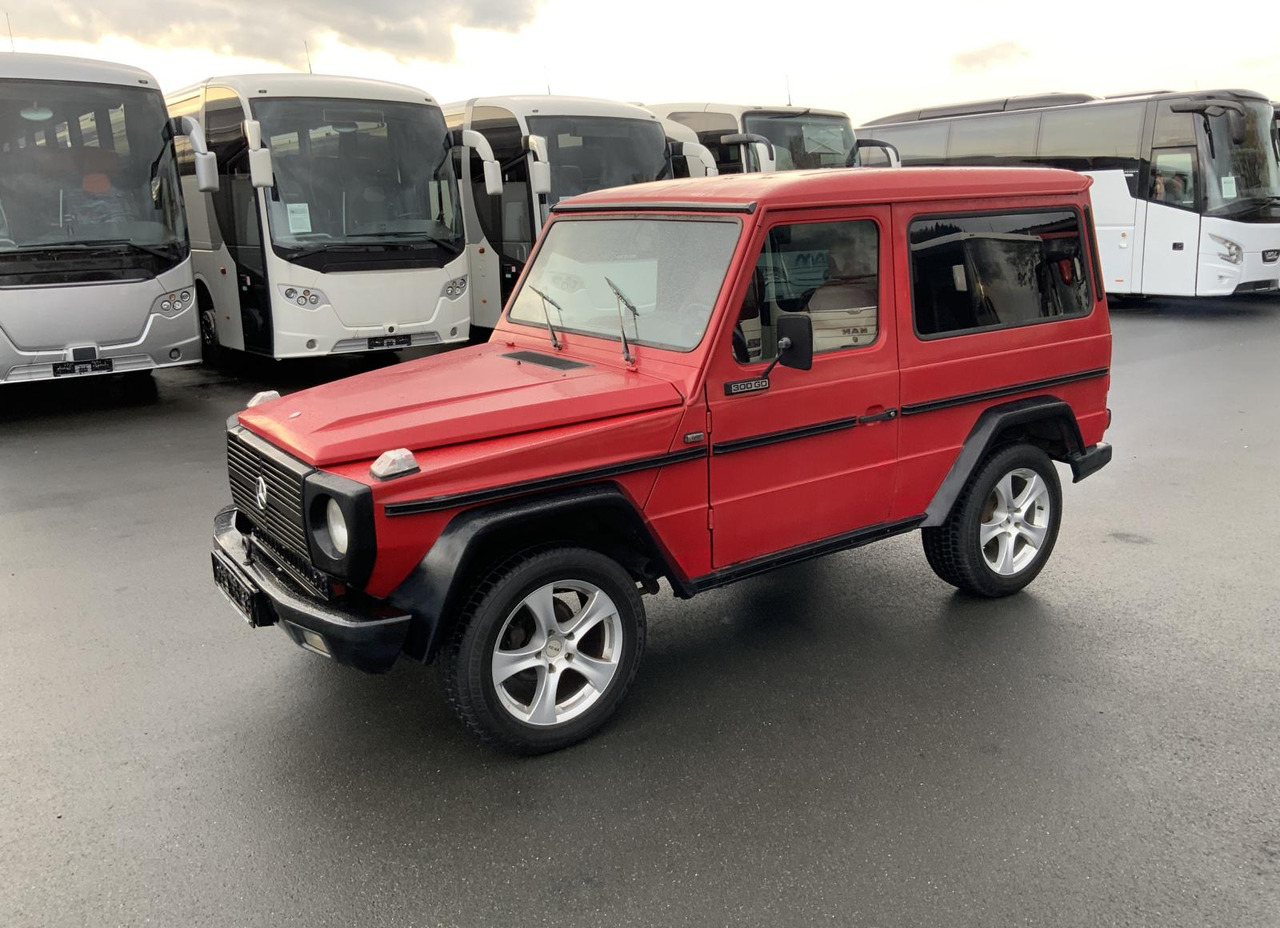 Mercedes-Benz G 300 - Лек автомобил: снимка 2 Mercedes-Benz G 300 - Лек автомобил: снимка 2