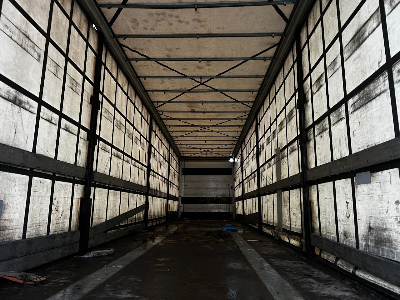 Kögel SN24 met liftas en SAF assen - Брезентово полуремарке: снимка 5 Kögel SN24 met liftas en SAF assen - Брезентово полуремарке: снимка 5