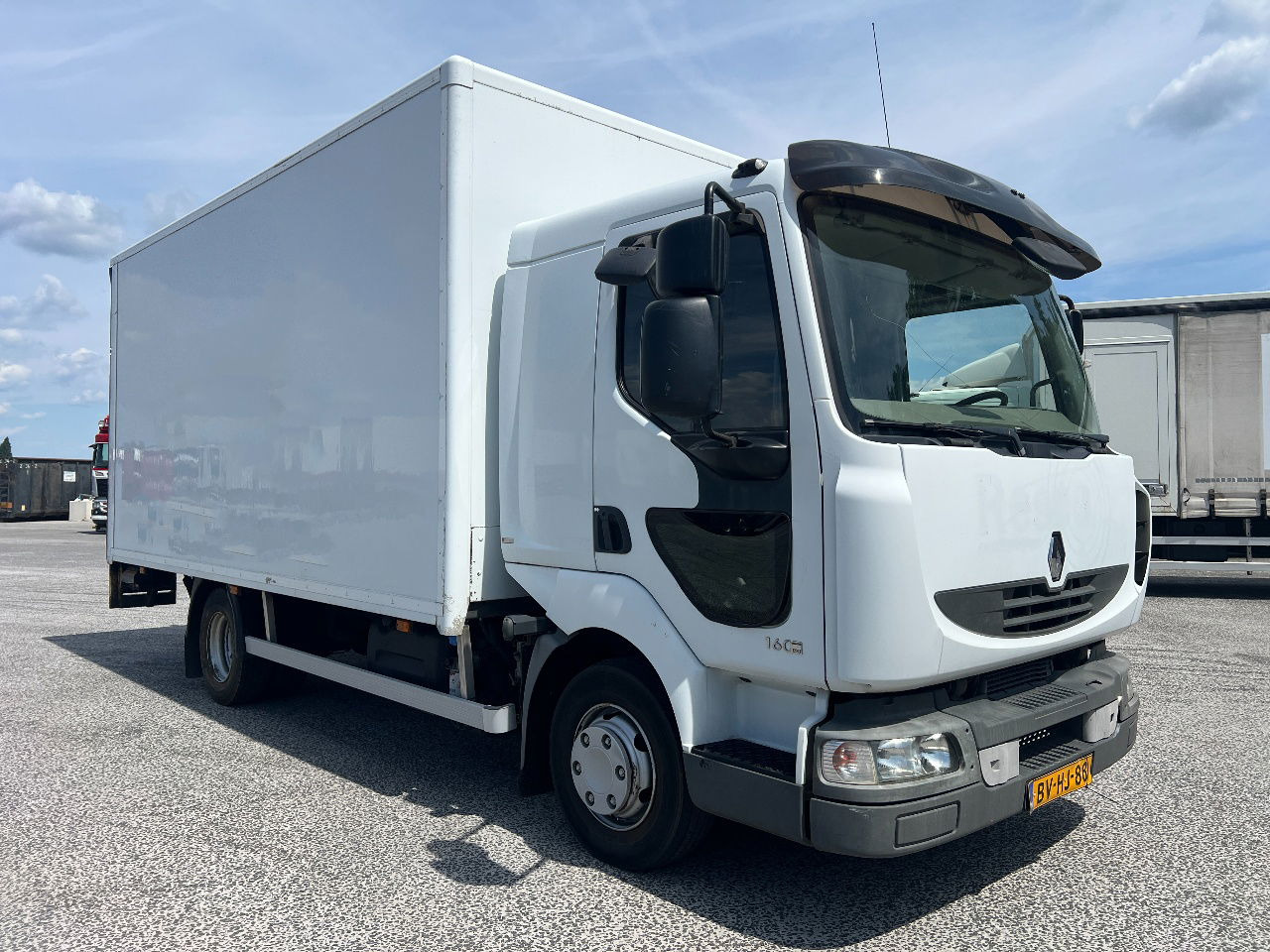 Renault Midliner 160 Manual - Камион фургон: снимка 2 Renault Midliner 160 Manual - Камион фургон: снимка 2