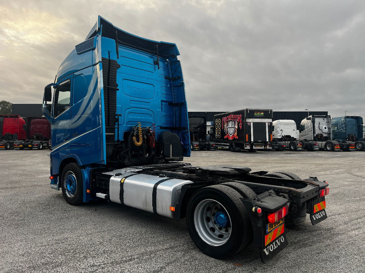 Volvo FH 460 Globe, Lowdeck, Mega - Влекач: снимка 4 Volvo FH 460 Globe, Lowdeck, Mega - Влекач: снимка 4