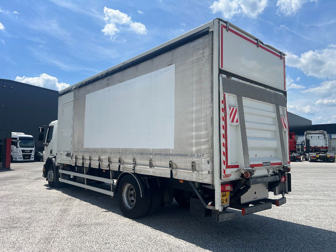 Volvo FE 250 Euro 6, 19T - Камион с брезент: снимка 4 Volvo FE 250 Euro 6, 19T - Камион с брезент: снимка 4