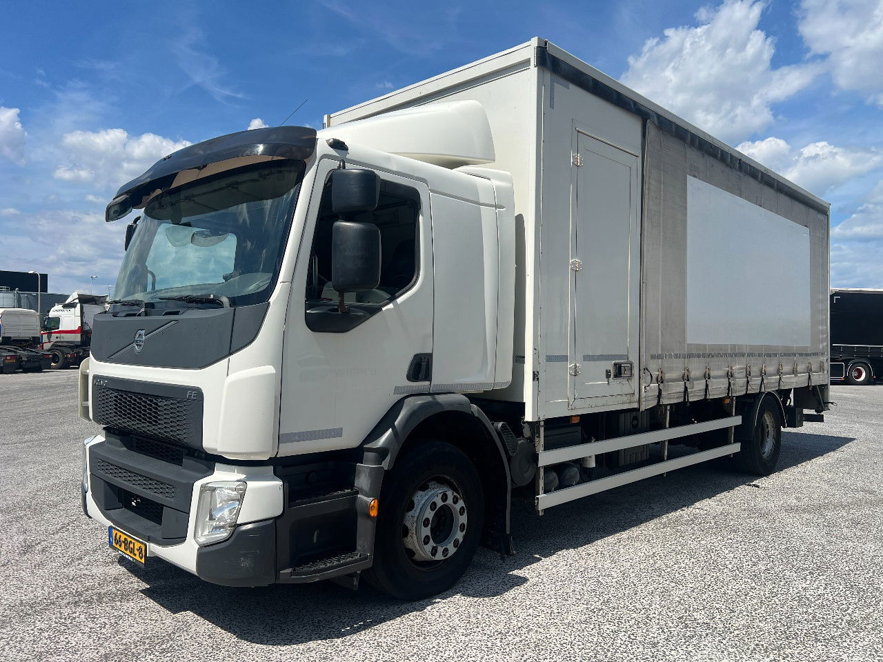 Volvo FE 250 Euro 6, 19T - Камион с брезент: снимка 1 Volvo FE 250 Euro 6, 19T - Камион с брезент: снимка 1