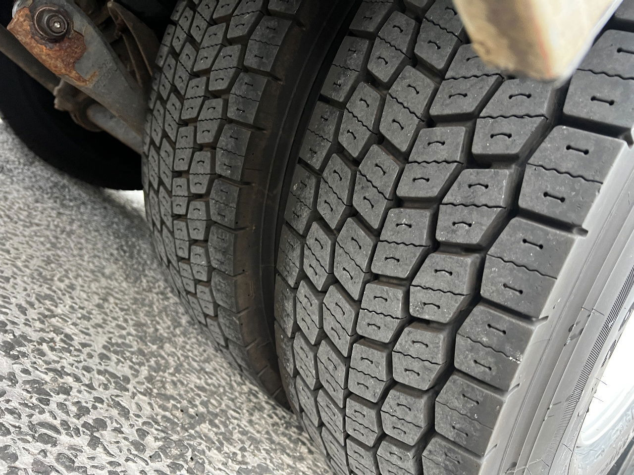 Volvo FM 9.300 Globe 6x2, Euro 5 - Камион фургон: снимка 5 Volvo FM 9.300 Globe 6x2, Euro 5 - Камион фургон: снимка 5