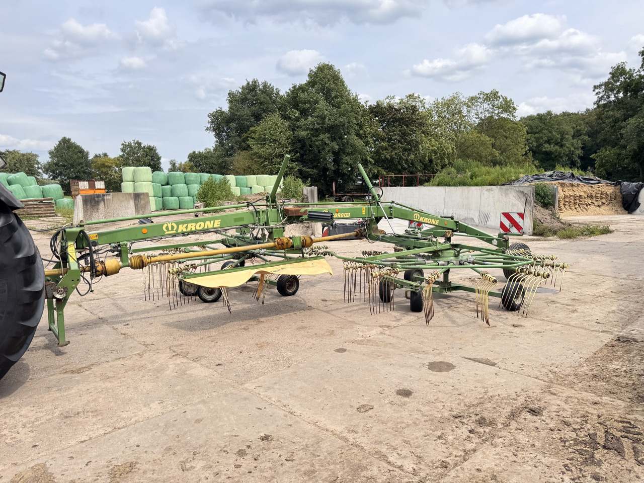 KRONE Swadro 810 - Гребло/ Сенообръщачка: снимка 5 KRONE Swadro 810 - Гребло/ Сенообръщачка: снимка 5