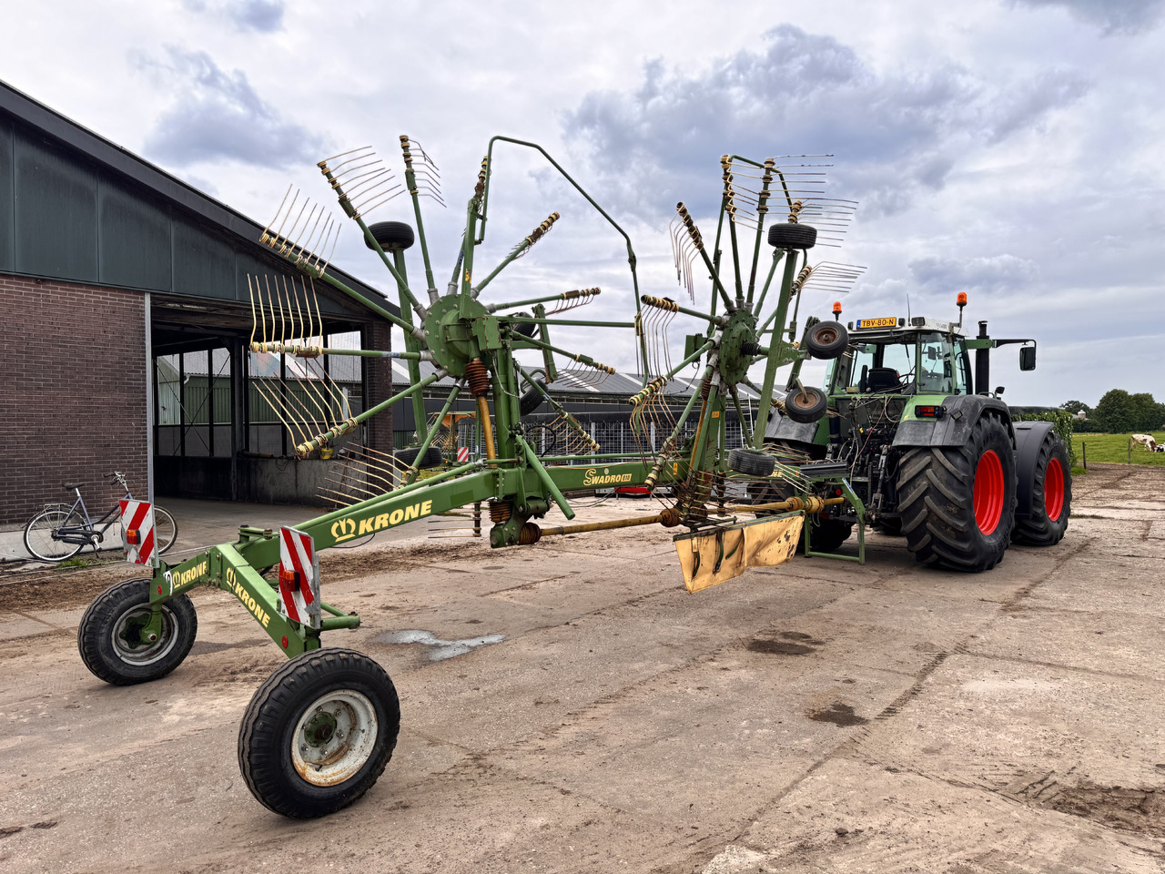 KRONE Swadro 810 - Гребло/ Сенообръщачка: снимка 3 KRONE Swadro 810 - Гребло/ Сенообръщачка: снимка 3