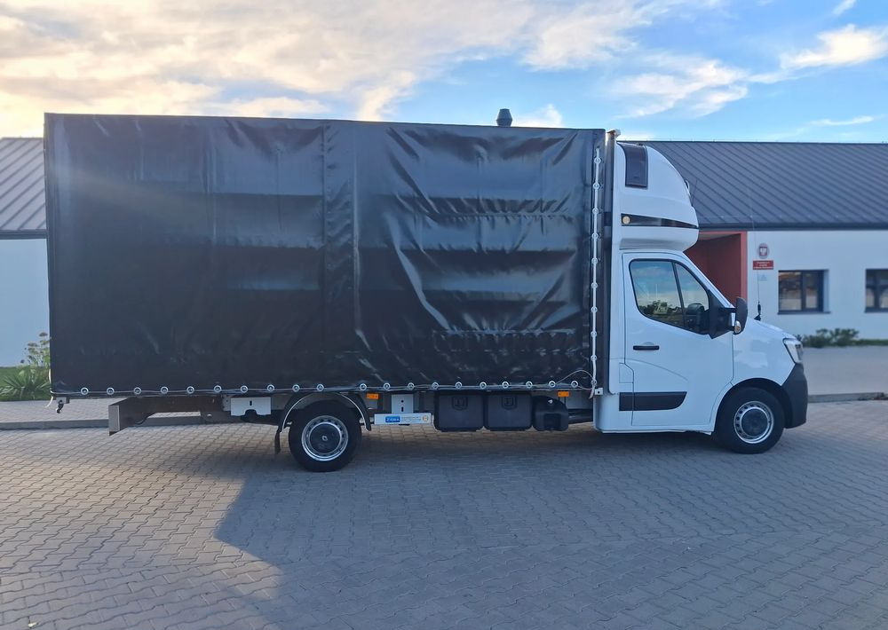 Брезентов бус Renault Master: снимка 15
