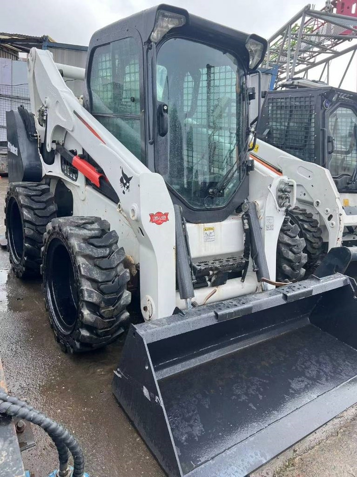 Bobcat S 450 - Мини челен товарач: снимка 5 Bobcat S 450 - Мини челен товарач: снимка 5