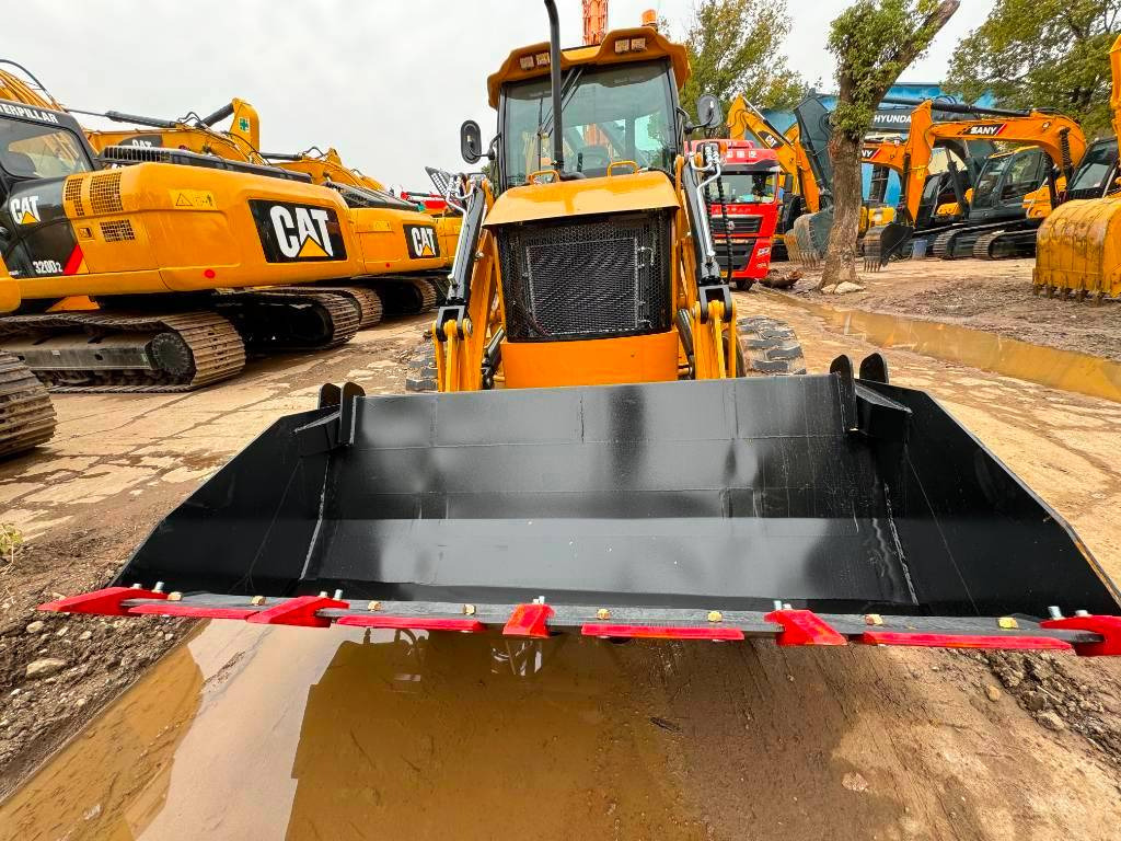 CAT 100% new CAT 420 F - Багер-товарач: снимка 3 CAT 100% new CAT 420 F - Багер-товарач: снимка 3