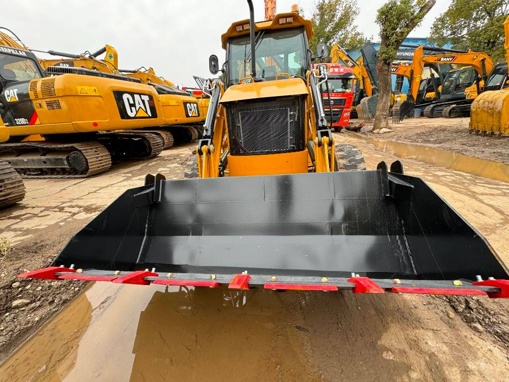 CAT 100% new CAT 420 F - Багер-товарач: снимка 3 CAT 100% new CAT 420 F - Багер-товарач: снимка 3