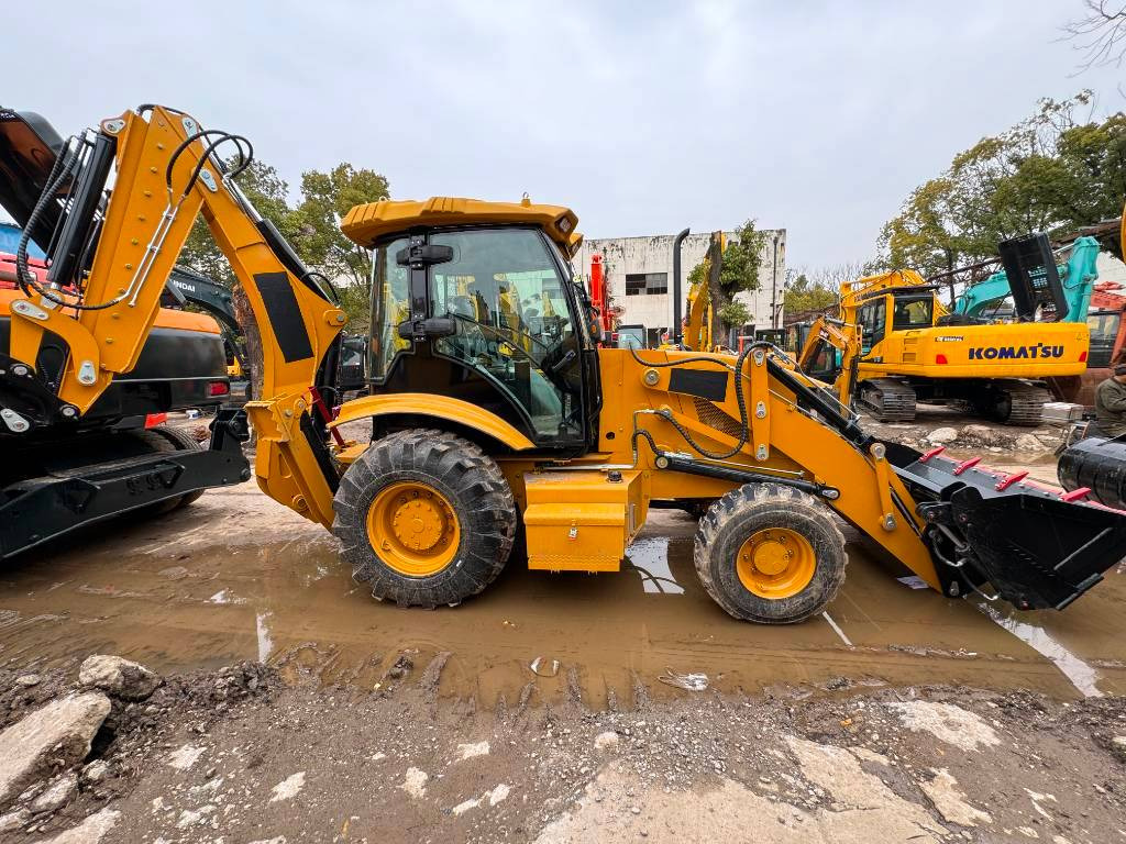 CAT 100% new CAT 420 F - Багер-товарач: снимка 5 CAT 100% new CAT 420 F - Багер-товарач: снимка 5