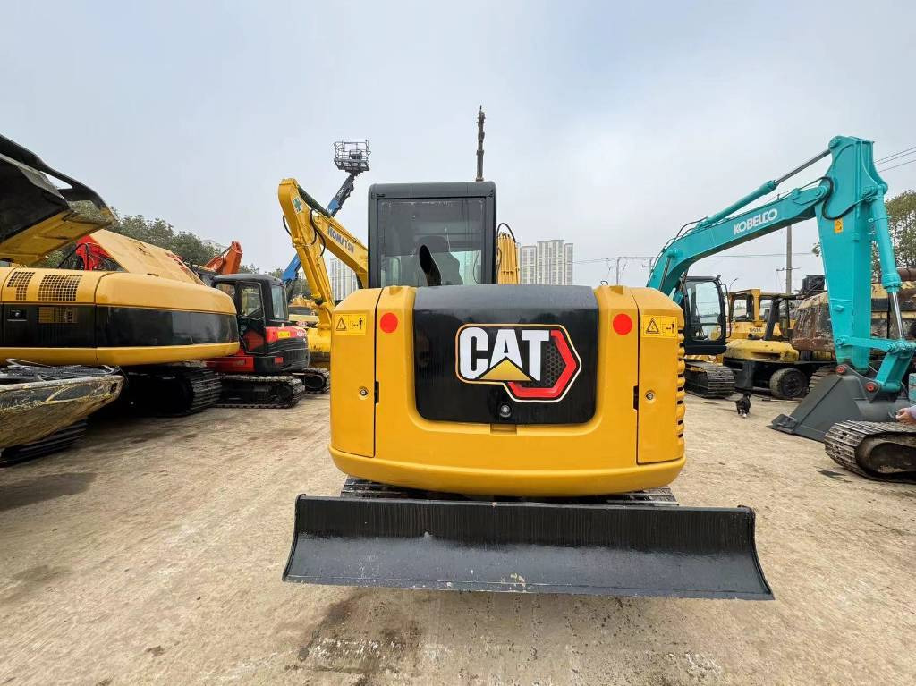 CAT 306E - Мини багер: снимка 3 CAT 306E - Мини багер: снимка 3
