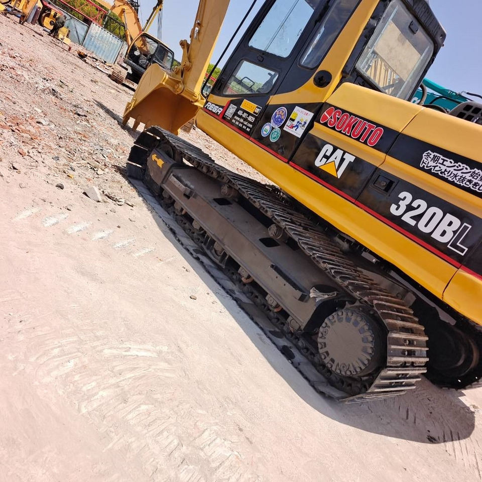CAT 320 B L - Верижен багер: снимка 2 CAT 320 B L - Верижен багер: снимка 2