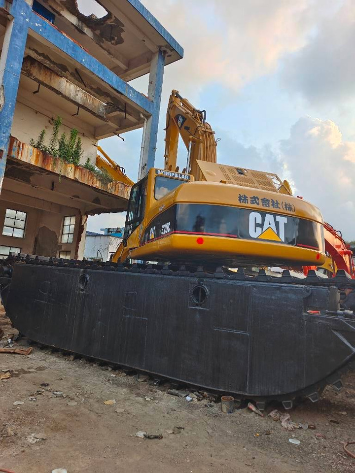 CAT 320 C - Плаващ багер: снимка 3 CAT 320 C - Плаващ багер: снимка 3