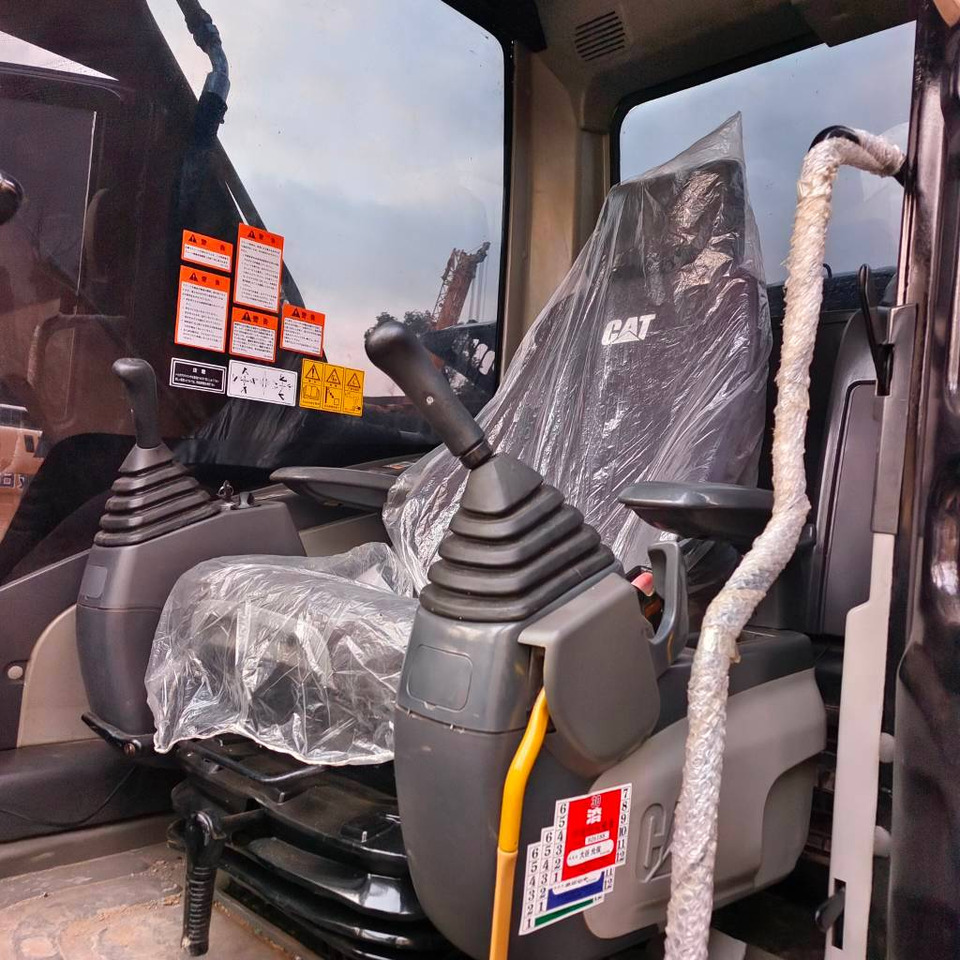 CAT 320 D - Верижен багер: снимка 5 CAT 320 D - Верижен багер: снимка 5