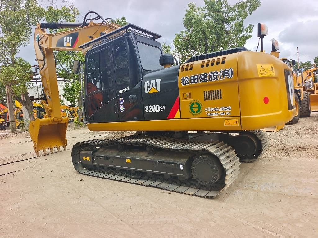 CAT 320 D - Верижен багер: снимка 3 CAT 320 D - Верижен багер: снимка 3