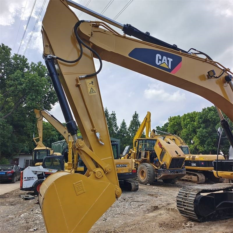 CAT 320 D L - Верижен багер: снимка 4 CAT 320 D L - Верижен багер: снимка 4