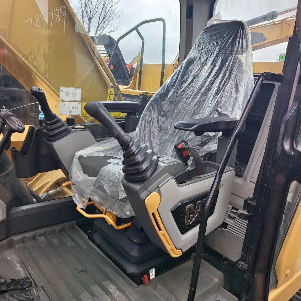 CAT 320 GC - Верижен багер: снимка 5 CAT 320 GC - Верижен багер: снимка 5