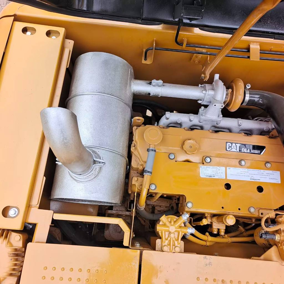 CAT 320D - Верижен багер: снимка 4 CAT 320D - Верижен багер: снимка 4