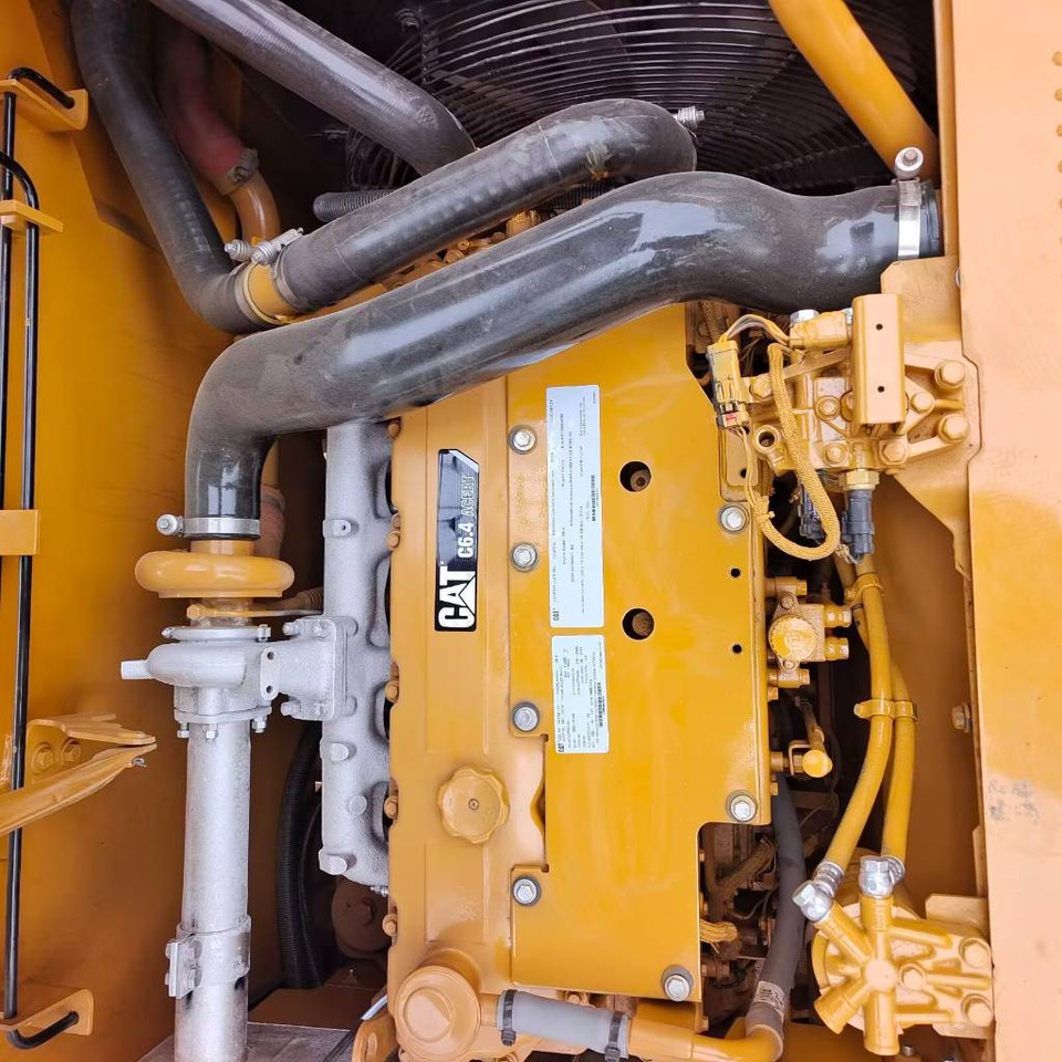 CAT 320D - Верижен багер: снимка 3 CAT 320D - Верижен багер: снимка 3