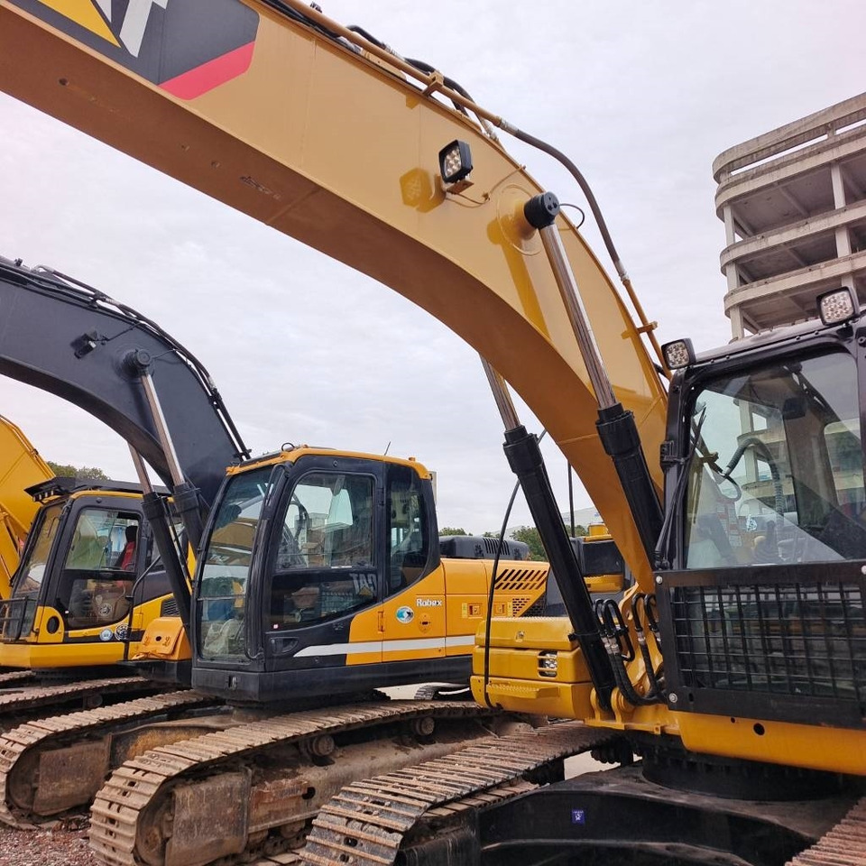 CAT 320D - Верижен багер: снимка 3 CAT 320D - Верижен багер: снимка 3