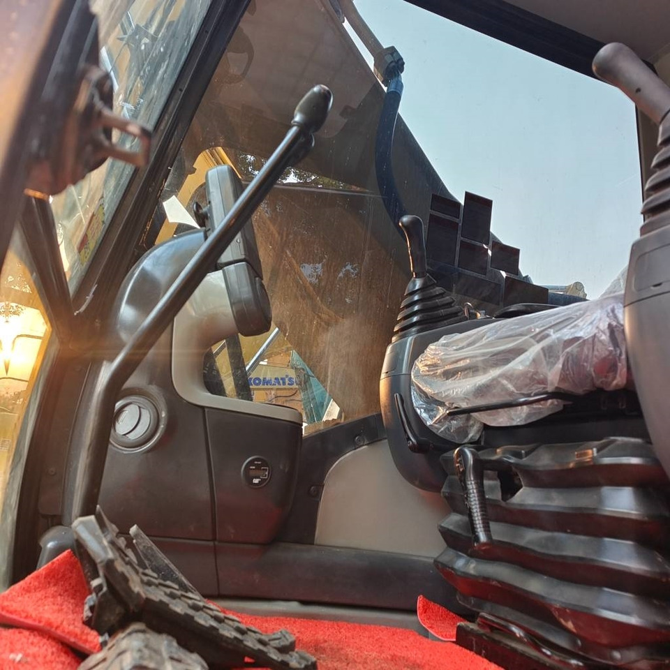 Верижен багер CAT 320D2L: снимка 15 Верижен багер CAT 320D2L: снимка 15