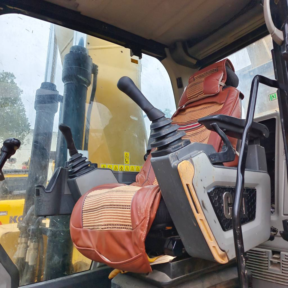 CAT 320GC - Верижен багер: снимка 4 CAT 320GC - Верижен багер: снимка 4