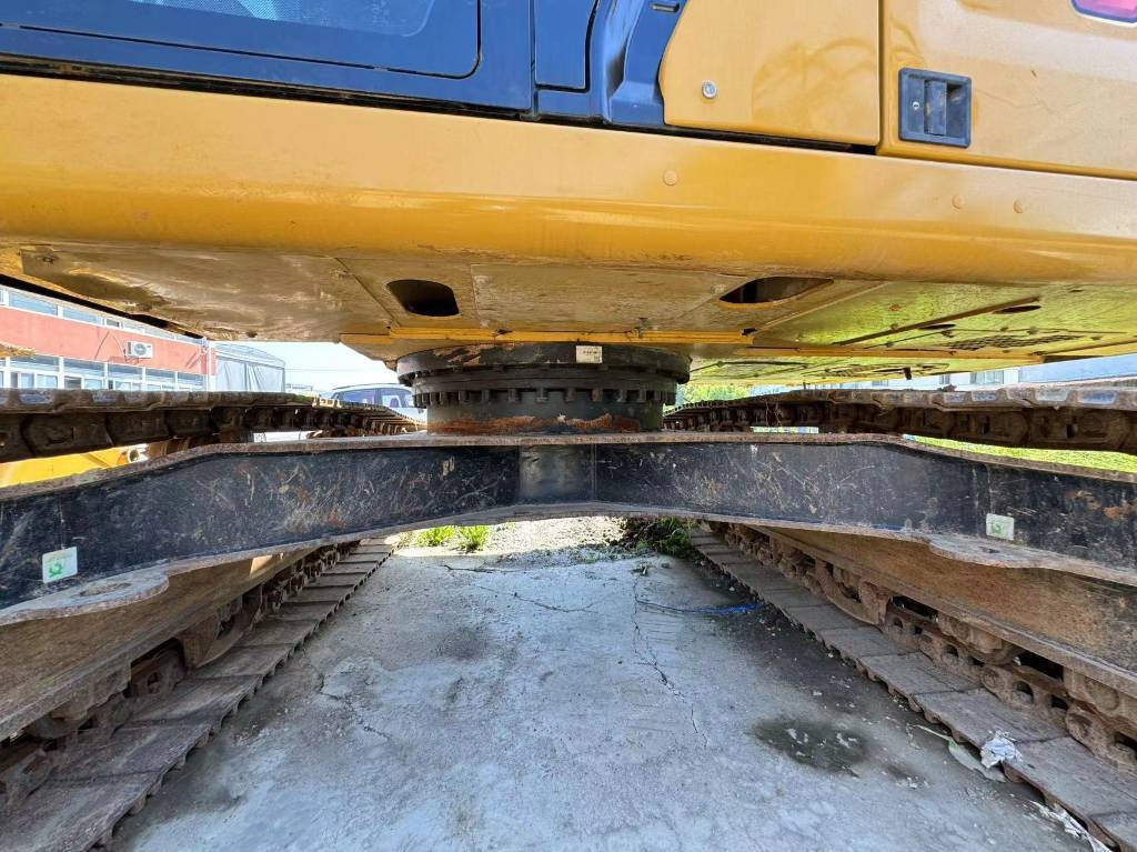 CAT 323GC - Верижен багер: снимка 3 CAT 323GC - Верижен багер: снимка 3