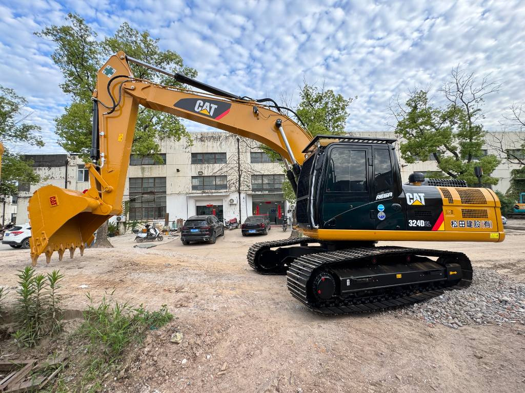 CAT 324 D L - Верижен багер: снимка 1 CAT 324 D L - Верижен багер: снимка 1