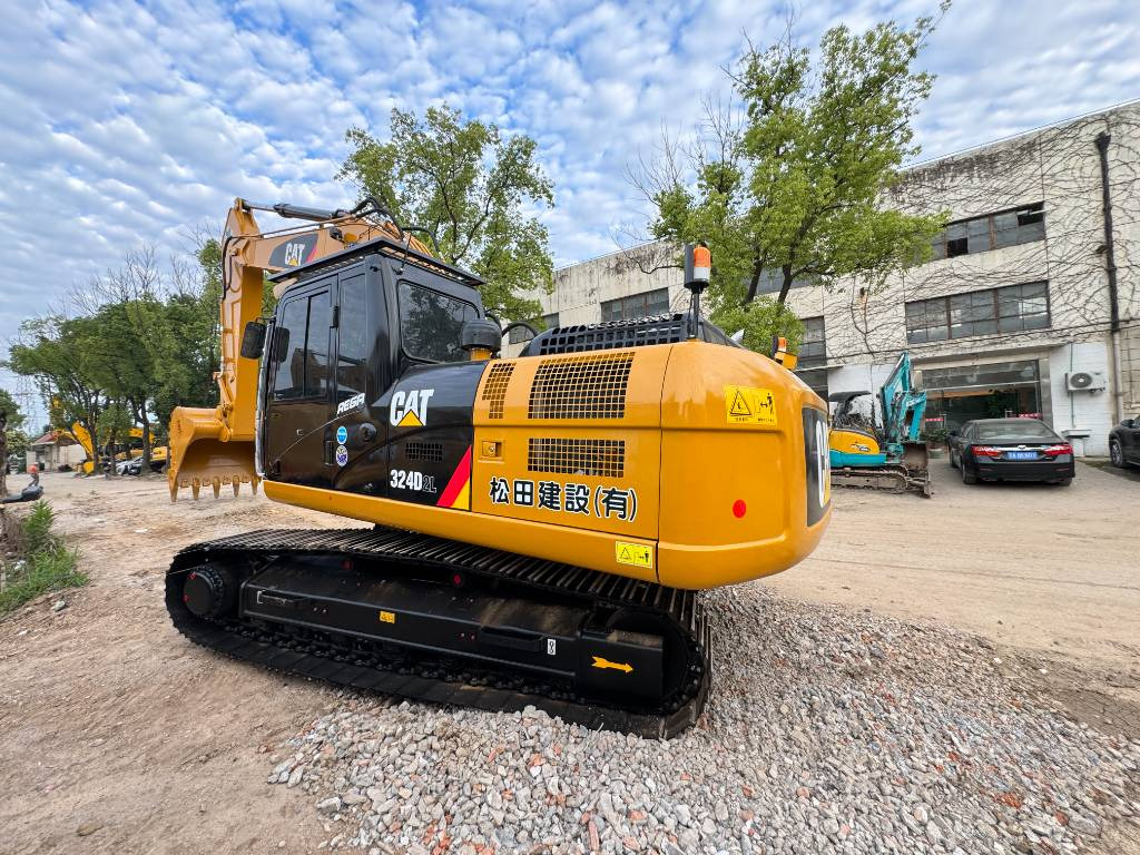 CAT 324 D L - Верижен багер: снимка 3 CAT 324 D L - Верижен багер: снимка 3