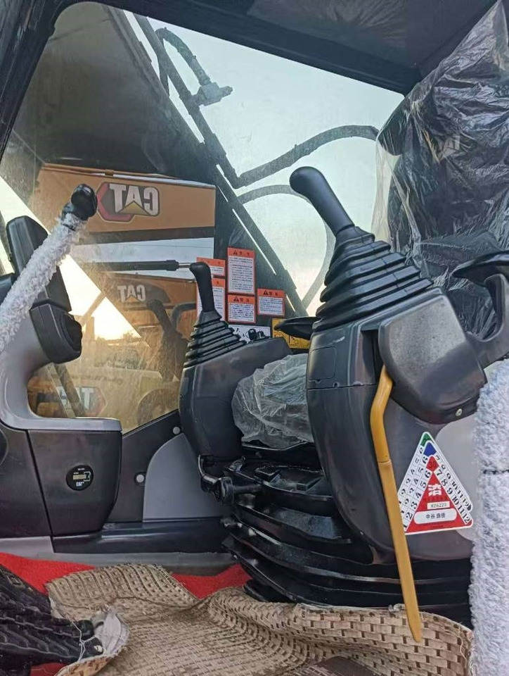 CAT 324 D2 L - Верижен багер: снимка 2 CAT 324 D2 L - Верижен багер: снимка 2