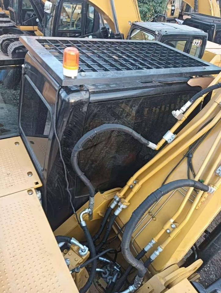 CAT 324 D2L - Верижен багер: снимка 5 CAT 324 D2L - Верижен багер: снимка 5