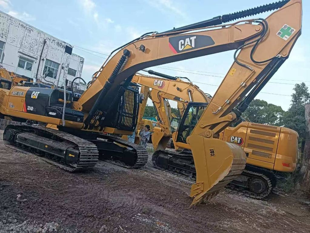 Верижен багер CAT 324 D2L: снимка 1